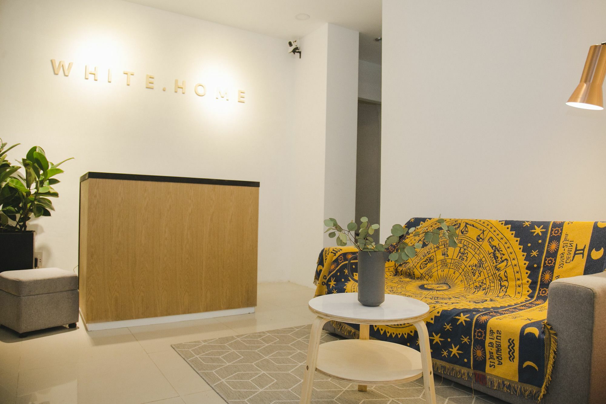 White Home Ho Chi Minh City Exterior photo